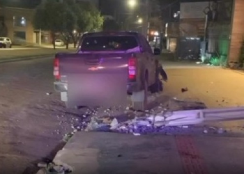 Bêbado bate S10 e derruba poste em Rondonópolis