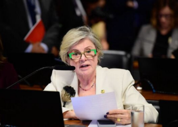 Buzetti assina pedido de impeachment de Moraes