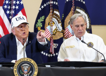 Trumpista, governador do Texas dá ordem de prisão a deputados democratas que deixaram estado para obstruir votação