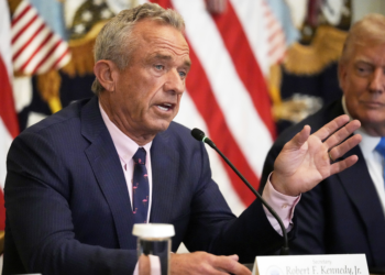 Governo dos EUA corta financiamento de vacinas de RNA mensageiro