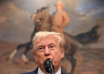 Trump diz que EUA cobrarão tarifa de 100% sobre importação de semicondutores