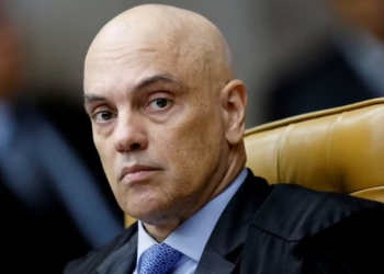 Oposição consegue 41 assinaturas para impeachment de Moraes