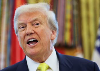 Como novas tarifas de Trump contra países que fazem negócios com a Rússia podem afetar a economia global