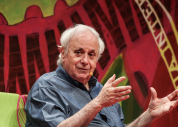 'Houve pressão para que eu não falasse aqui hoje', diz autor judeu crítico de Israel