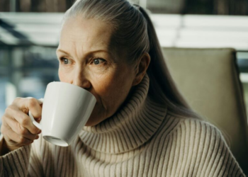 Café: estudo revela efeito surpreendente de tomar até seis xícaras por dia