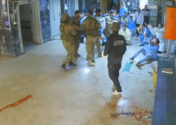 VÍDEO mostra execução a sangue frio em hospital na Síria e equipe médica sob a mira de armas