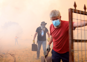 Espanha enfrenta 3ª semana de alerta por onda de calor e segue combatendo incêndios florestais