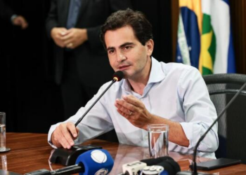 Fabio Garcia se licencia da Casa Civil