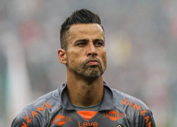 Jogador de MT alcança recorde com mais jogos na história do futebol