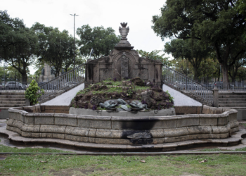Prefeitura do Rio retira jacarés de bronze do Passeio Público após tentativa de furto