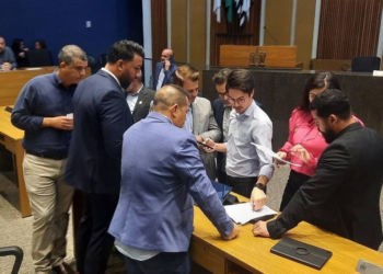 Câmara de São Bernardo tem pedidos de CPI e suspensão de salários após operação que mirou prefeito