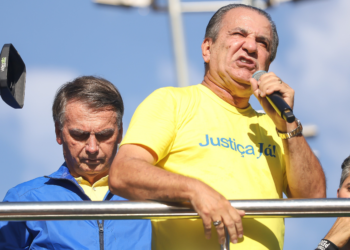 Governo Milei diz 'ainda' não ter recebido pedido de asilo de Bolsonaro