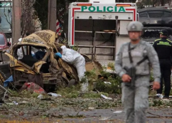 'Dia de morte': ataque a bomba em base militar e queda de helicóptero deixam pelo menos 18 mortos na Colômbia