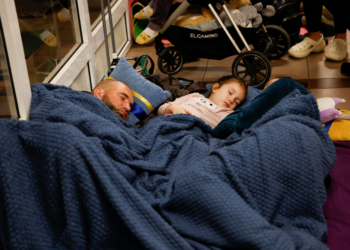 Ataque 'maciço' da Rússia com mísseis causa fortes explosões na capital da Ucrânia