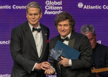 De “irmão” latino rejeitado a “escolhido” de Trump: A reviravolta de Milei