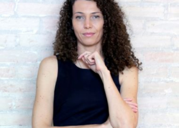 Traduzir o mundo: o papel invisível dos intérpretes nas negociações globais