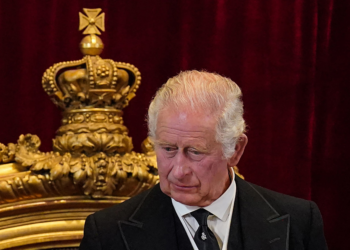 É #FAKE vídeo do rei Charles III pedindo que Bolsonaro seja solto; áudio foi criado com IA