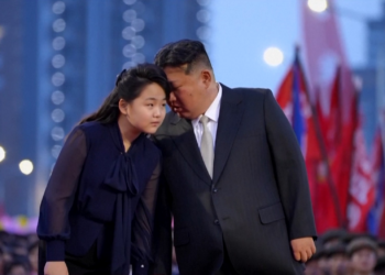 Favorita na sucessão da Coreia do Norte? Filha adolescente de Kim Jong-un viaja com o pai e alimenta rumores de ser a herdeira nº 1