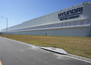 Governo Trump prende 475 imigrantes que trabalhavam em fábrica da Hyundai nos EUA