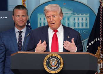 Trump assina ordem para mudar nome do Pentágono para 'Departamento de Guerra'