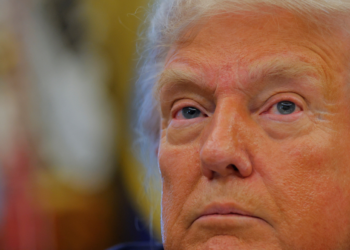 Trump diz que caças da Venezuela podem ser abatidos se colocarem em risco navios de guerra dos EUA