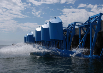 Energia das ondas se transforma em eletricidade no porto de Los Angeles