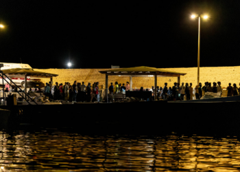 Principal ponto de chegada de imigrantes na Europa, Lampedusa segue em crise há mais de uma década