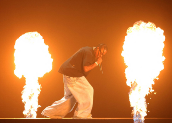 Travis Scott volta ao Brasil no The Town com seu trap de arena agora arrefecido