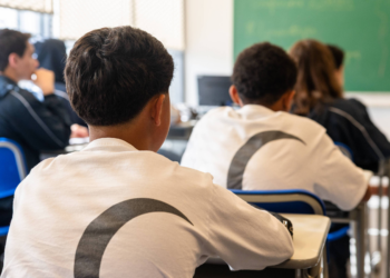 Deputado negocia votação do 'SUS da Educação'