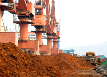 Mineradora com projeto de terras raras no Brasil se alia a fornecedor de ímãs do governo dos EUA