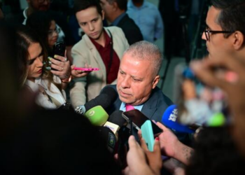 Afastado por esquema de propina, Chico consegue autorização para voltar à Câmara de Cuiabá