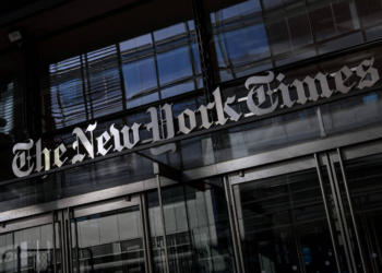 Trump processa The New York Times e pede US$ 15 bilhões por calúnia e difamação