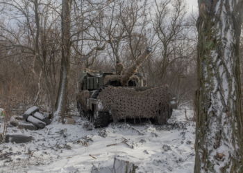 Ucrânia faz contraofensiva em Donetsk e trava 'combate intenso' contra tropas russas, diz Zelensky