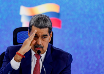 Maduro anuncia que militares treinarão com armas civis em comunidades