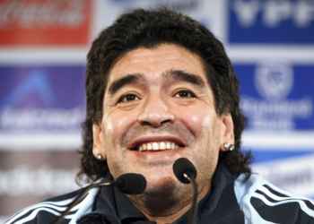 Irmãs e advogado de Maradona têm bens penhorados por suposta fraude na gestão da marca do ex-jogador