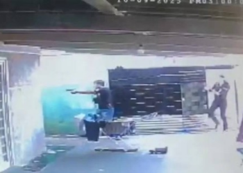 Vítima de abusos que teve 3 filhos do padrasto foge após 22 anos em cárcere