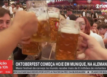 Oktoberfest 2025 é aberta na Alemanha com preço da cerveja nas alturas