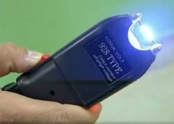 Projeto libera porte de arma de choque para mulheres