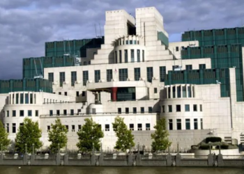 A estratégia do serviço secreto britânico para recrutar espiões na Rússia pela dark web