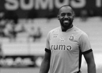 Ex-goleiro Neneca tem infarto enquanto assistia partida de futebol e morre