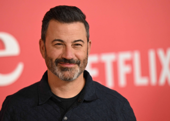 Jimmy Kimmel volta ao ar e nega ter feito piada sobre morte de Charlie Kirk