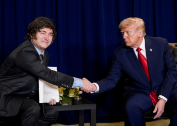 Bessent afirma que EUA estão prontos para apoiar Argentina em meio a negociações financeiras