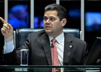 Alcolumbre descarta votação e anuncia arquivamento da PEC da Blindagem