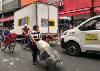 Cerco a ambulantes no Brás cria rotina de confrontos no comércio popular de SP