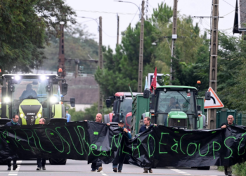 Agricultores franceses protestam contra acordo comercial entre União Europeia e Mercosul