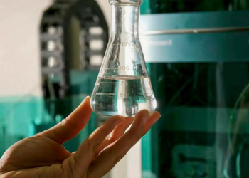 SES orienta profissionais da saúde sobre sintomas de intoxicação por metanol