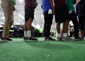 Governo Trump oferece US$ 2,5 mil a adolescentes imigrantes que deixarem os EUA