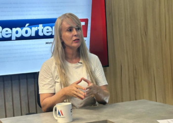 Instrutora ensina golpe certeiro para escapar de bandidos: "Dedo no olho pode provocar parada cardíaca"