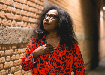 Escritora de Ruanda ensina que memória leva ao desenvolvimento