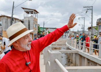 Lula afirma que não vai implorar apoio de partidos e diz achar difícil que alguém o vença em 2026